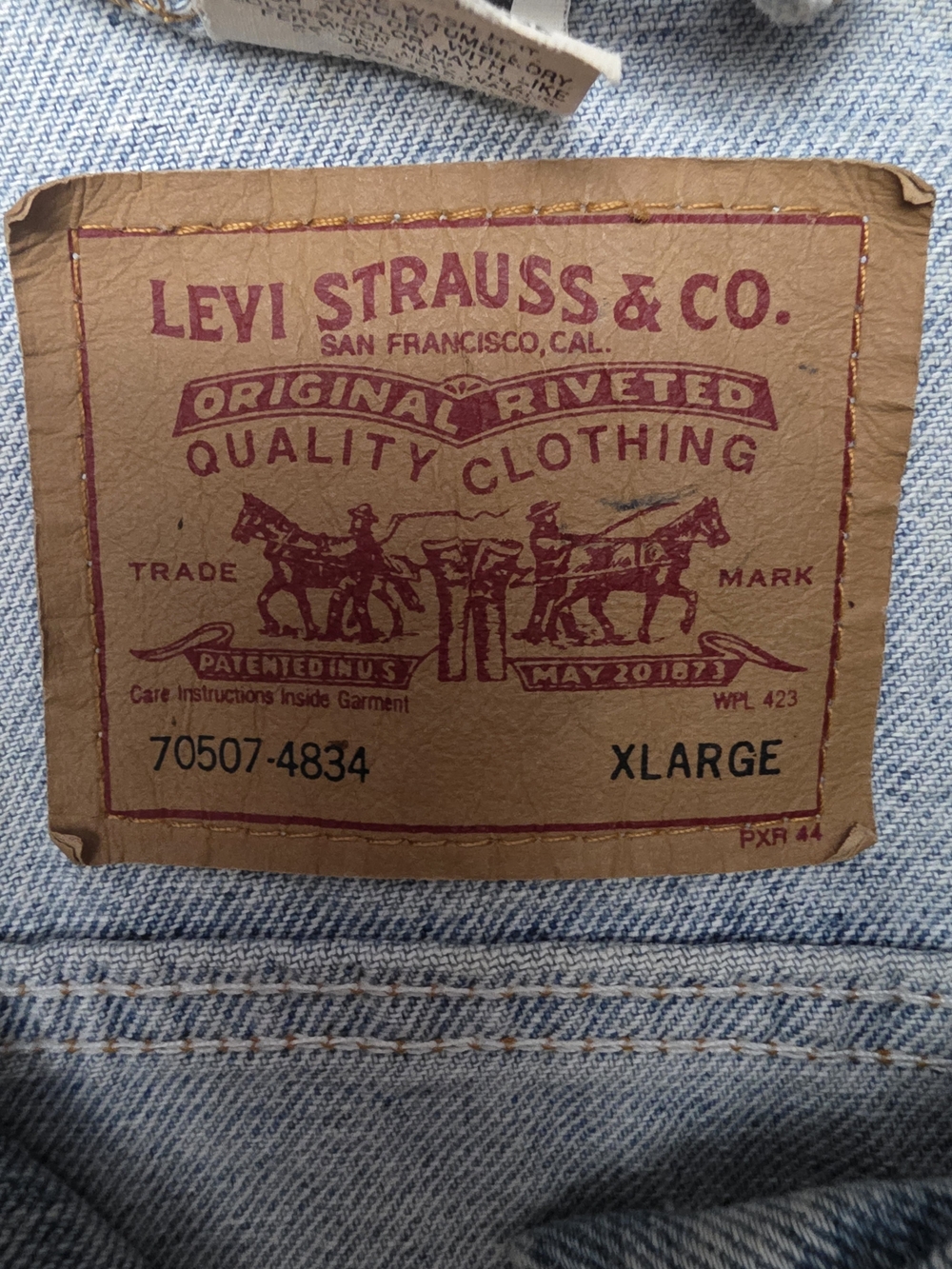 Vintage XL Levi's Light Wash Blue Denim Jacket - Picture 4 of 6